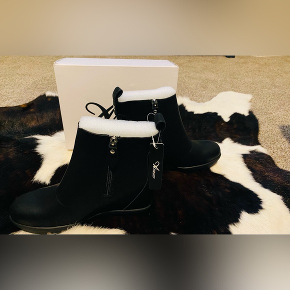 Athlefit black wedge boots, size 8. Brand New! - Picture 3 of 7